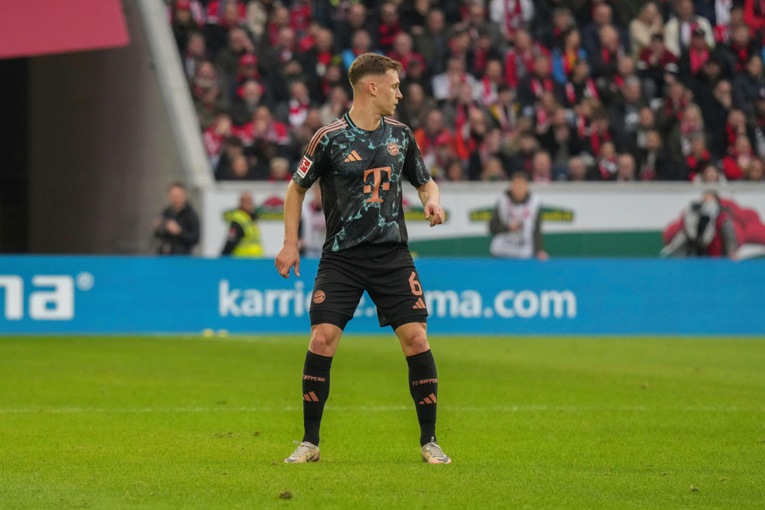Joshua Kimmich (FC Bayern M?nchen 6) 1. Bundesliga: SC Freiburg vs. FC Bayern M?nchen, Europa-Park Stadion, Samstag 25.01.2025 ?DFB / DFL REGULATIONS PROHIBIT ANY USE OF PHOTOGRAPHS AS IMAGE SEQUENCES AND/OR QUASI-VIDEO.?
