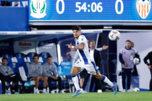 Alejo Cruz Joins Peñarol: A Strategic Acquisition Amidst Financial Turmoil