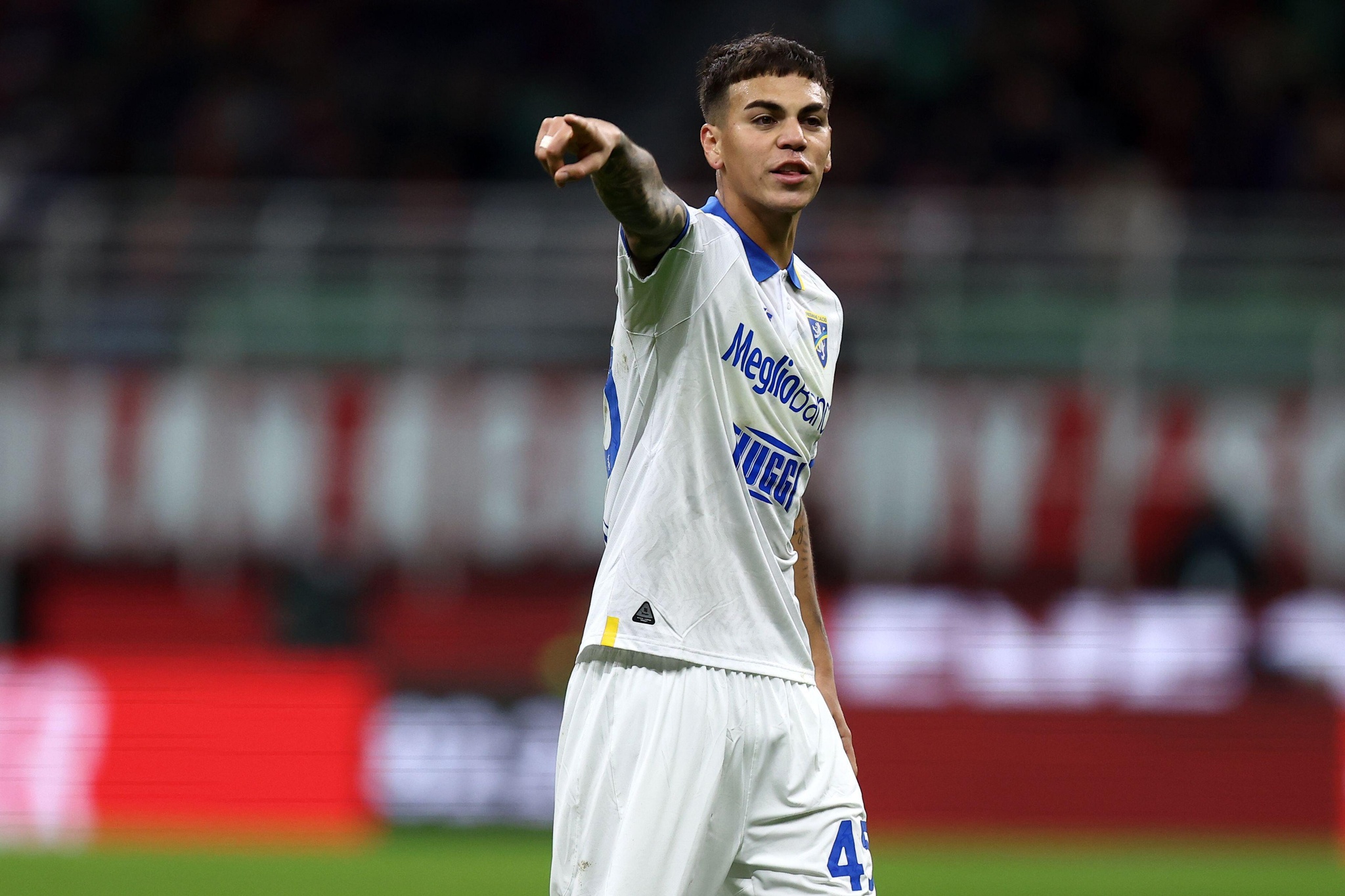 Enzo Barrenechea of Frosinone Calcio gestures during the Serie A match beetween Ac Milan and Frosinone Calcio at Stadio Giuseppe Meazza on December 2, 2023 in Milano, Italy .