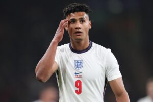 Ollie Dewsbury Signs Professional Terms with Bristol Rovers