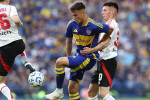 Aaron Anselmino Joins Borussia Dortmund on Loan