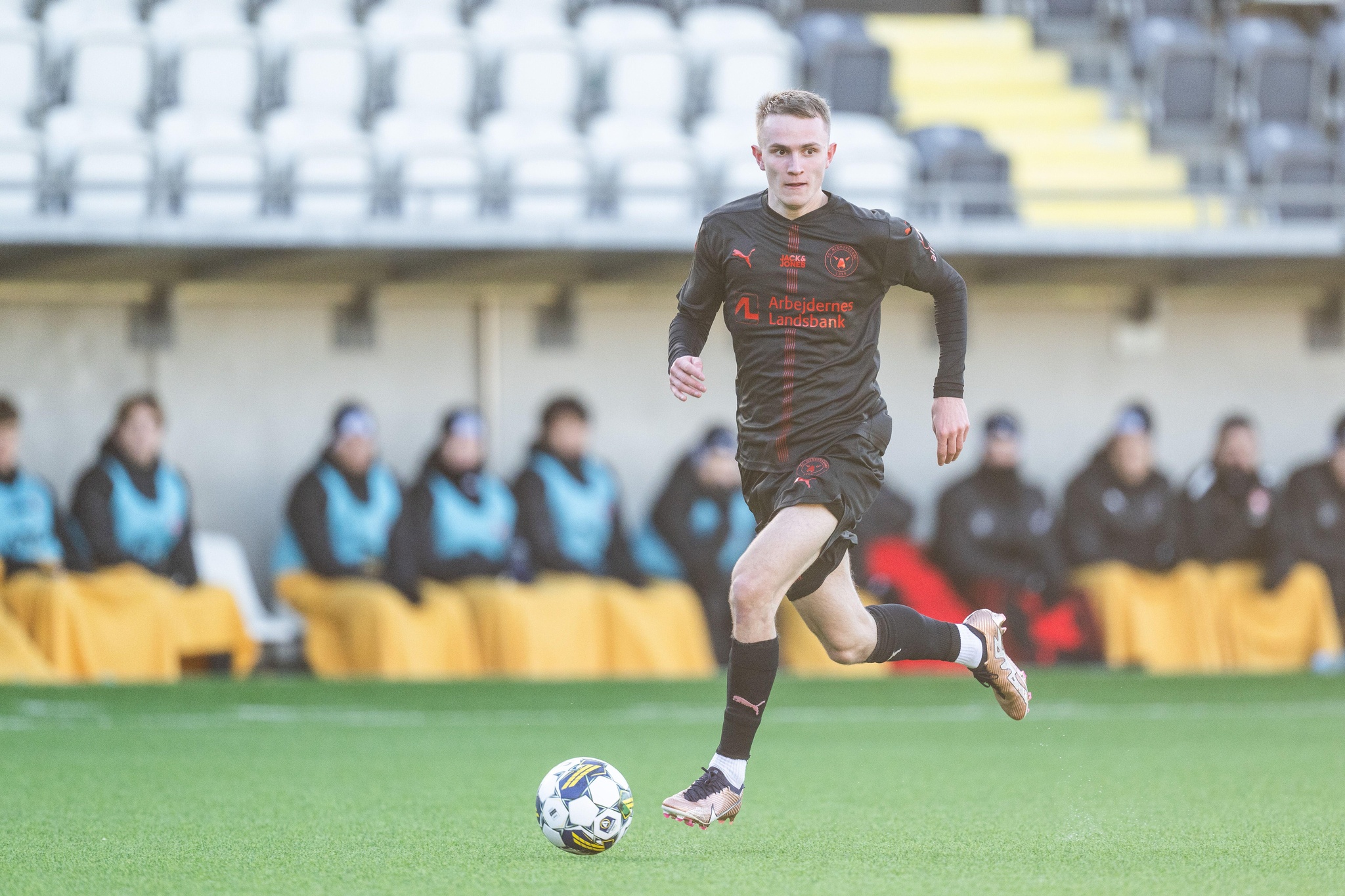 240125 Midtjyllands Victor Lind under träningsmatchen i fotboll mellan Häcken och Midtjylland den 25 januari 2024 i Göteborg. Foto: Mathias Bergeld/BILDBYRÅN/kod MB/MB0842 fotboll football soccer fotball träningsmatch friendly match häcken midtjylland (Photo by MATHIAS BERGELD/Bildbyran/Sipa USA) Credit: Sipa US/Alamy Live News