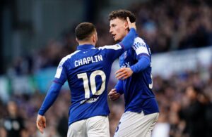 Wrexham Holds Leicester to a Draw in Thrilling Championship Clash