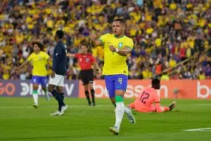 Palmeiras vs Vitoria Prediction, Match Preview & Betting Tips, 2025-11-19 23:30:00