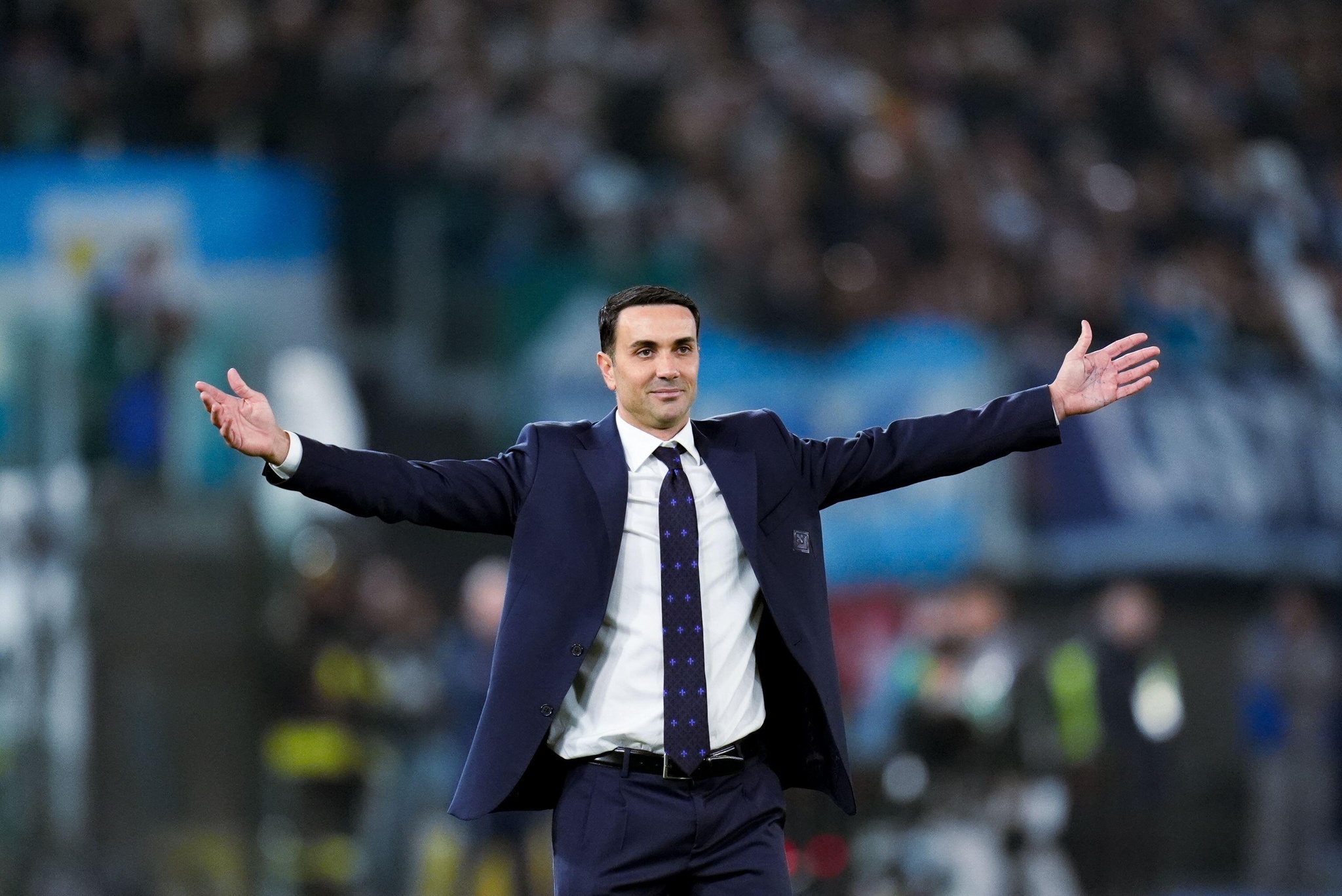 Rome, Italy. 26th Jan, 2025. Raffaele Palladino head coach of ACF Fiorentina gestures during the Serie A Enilive match between SS Lazio and ACF Fiorentina at Stadio Olimpico on January 26, 2025 in Rome, Italy. Credit: Giuseppe Maffia/Alamy Live News