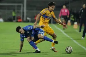 Nahuel Guzmán Renews with Tigres, Coutinho Considers Pumas Offer, and Atlas Sale Updates