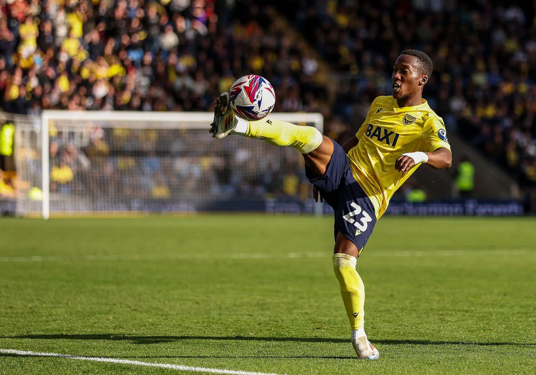 Oxford United Siriki Dembele in action during the Sky Bet Championship match at Kassam Stadium, Oxford. Picture date: Saturday September 28, 2024.