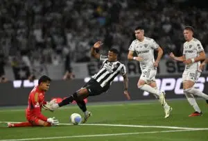 Botafogo Set to Welcome Lucas Monzón Amid Transfer Ban Uncertainty